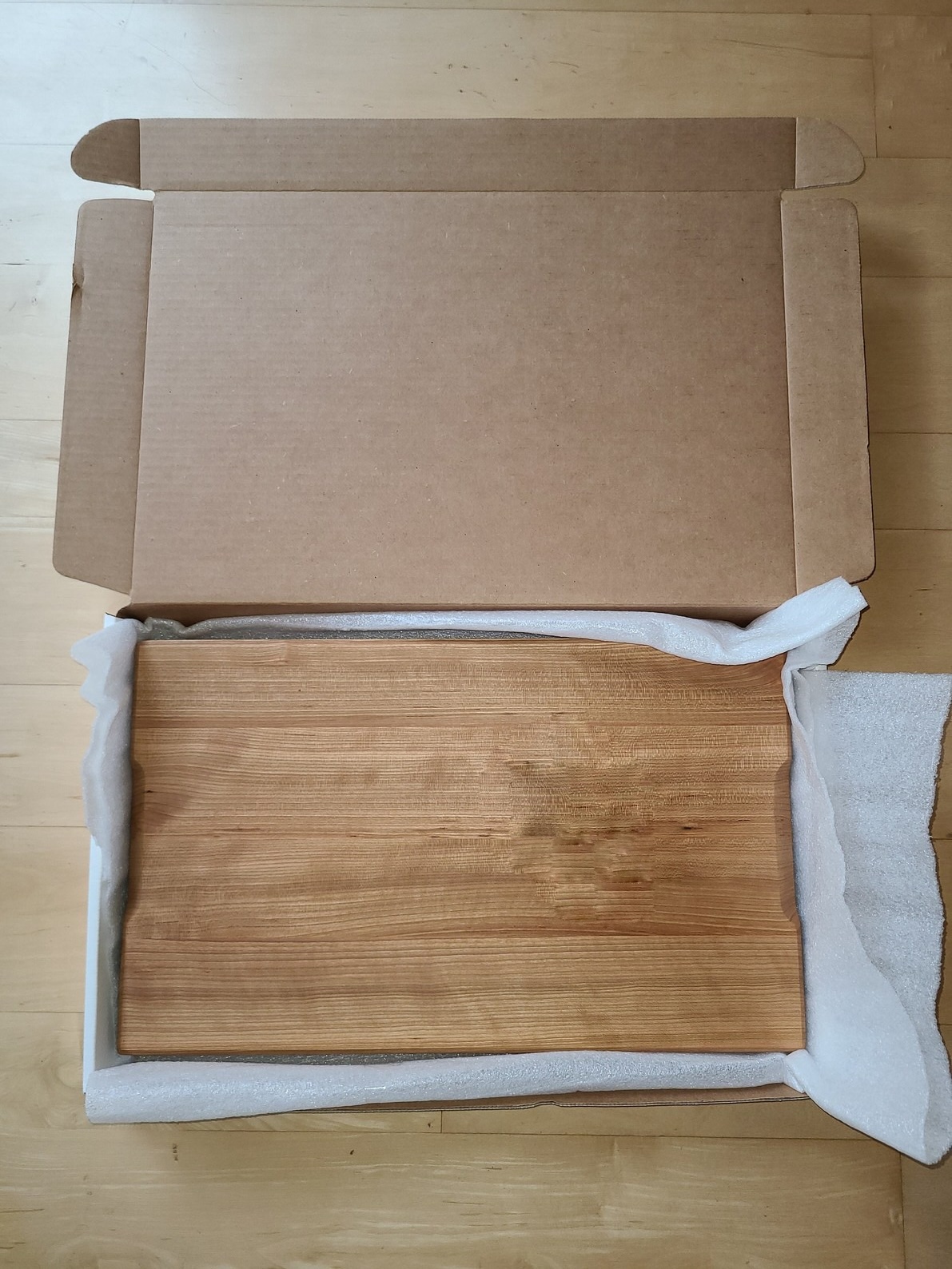 Cutting board sample packaging